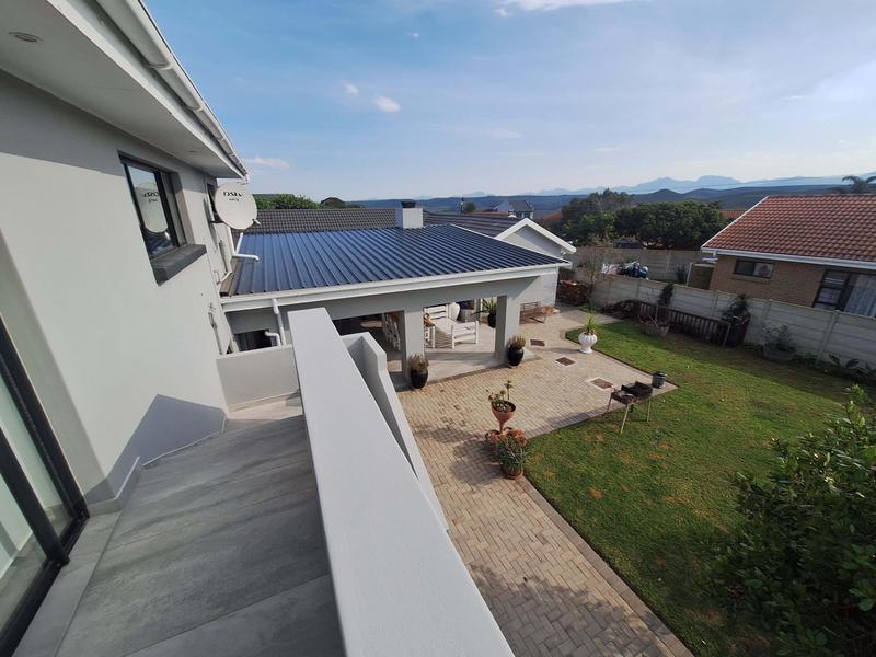 5 Bedroom Property for Sale in Reebok Western Cape